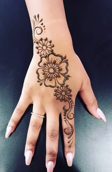 royal finger mehndi design