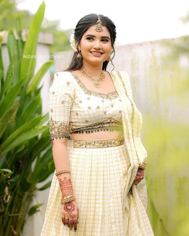 saree blouse neck designs