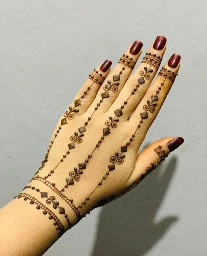 simple bel mehndi design