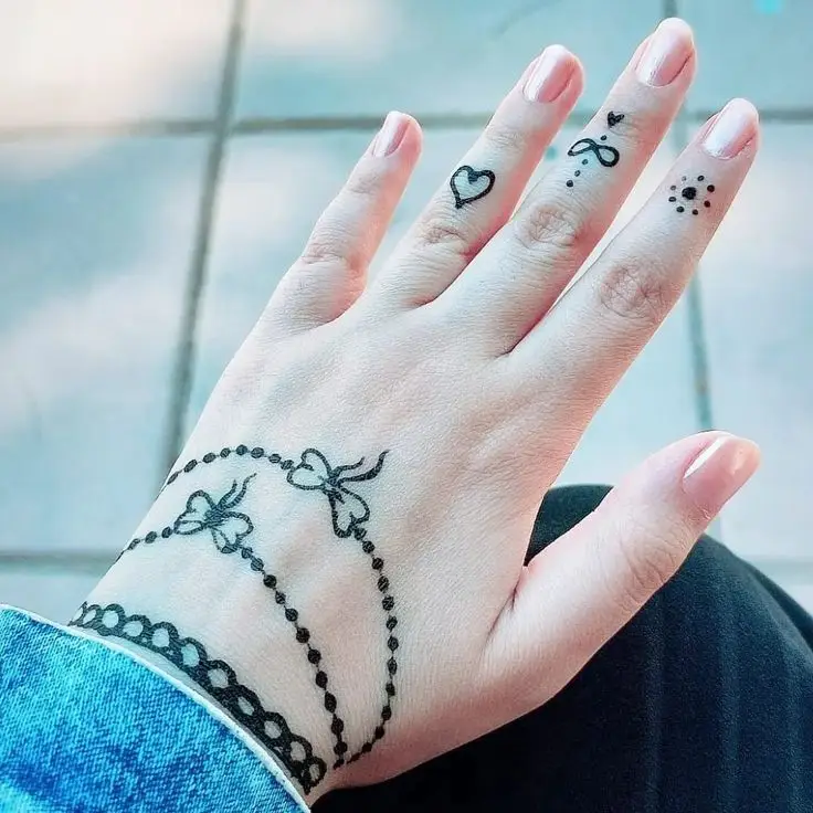 simple bracelet mehndi design