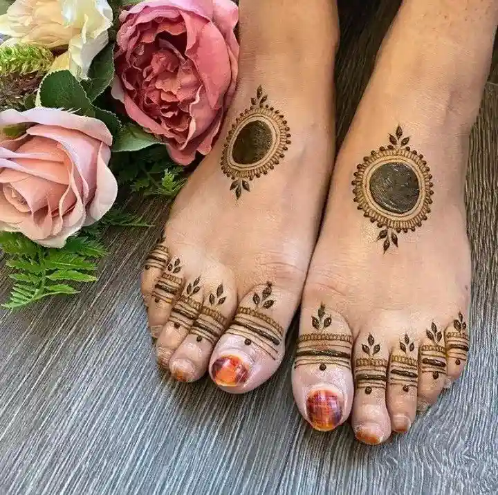 simple easy foot mehndi design