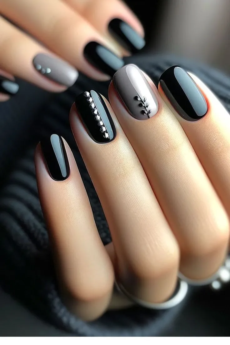 stylish black nails
