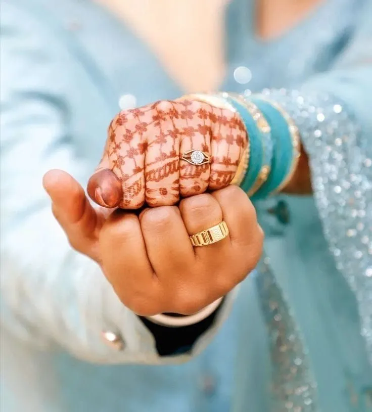 stylish bride mehndi