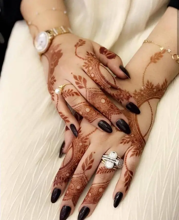 stylish khafif finger mehndi design