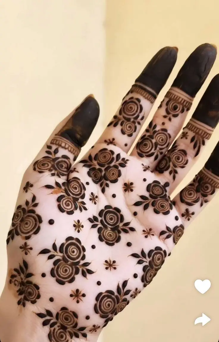 stylish khafif mehndi design