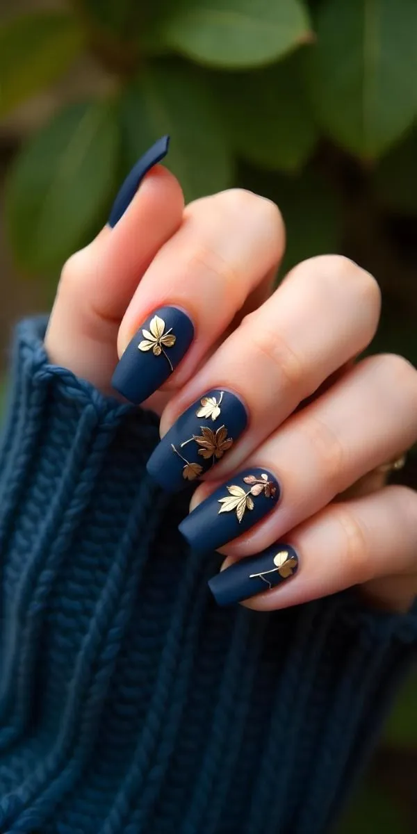 Blue minimalist nails