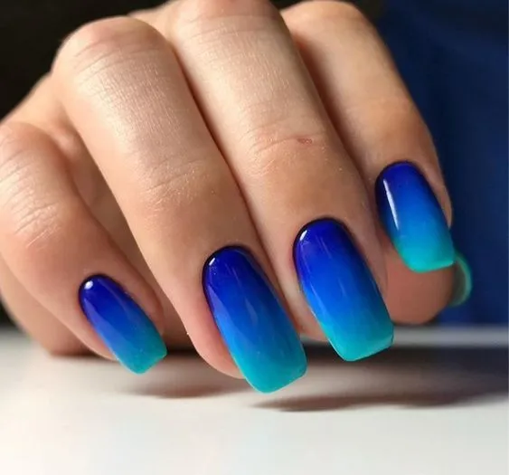 Blue party nails