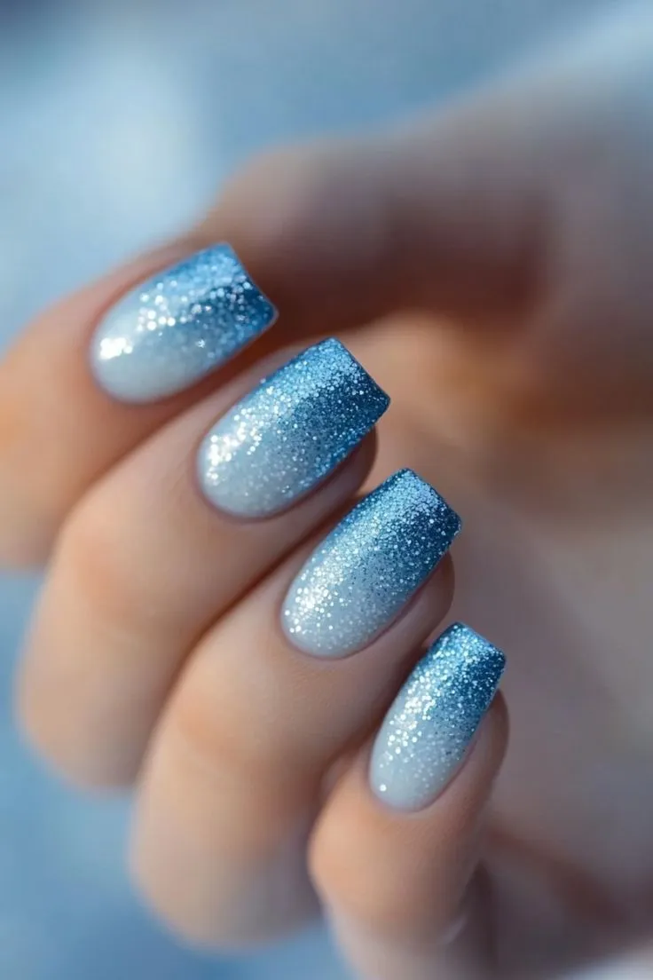 Blue swirl nails