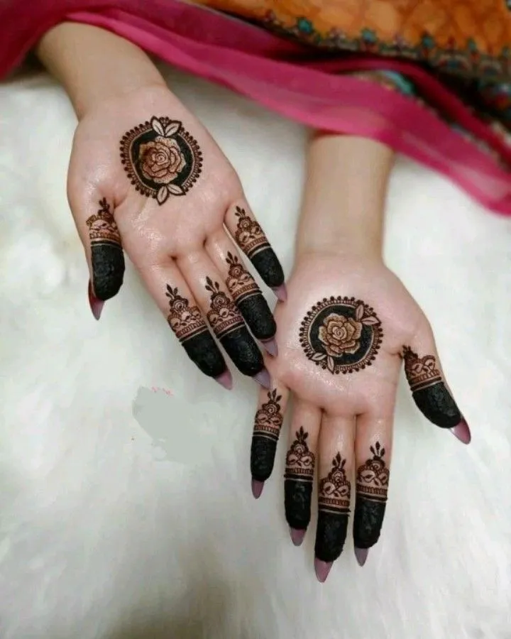 Casual front hand mehndi for daily wear