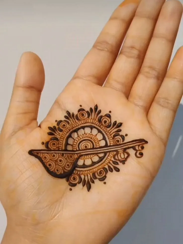 Instagram worthy royal front hand henna