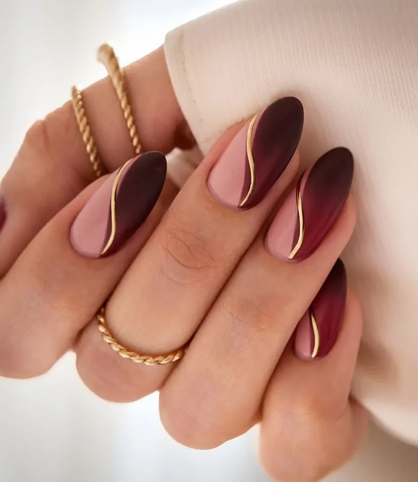 Modern nail art for bridal geometric gold patterns