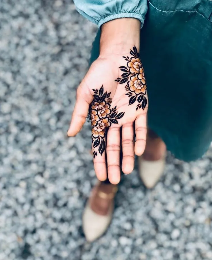 Pakistani rose mehndi art