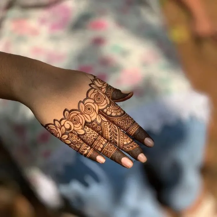Quick royal mehndi designs