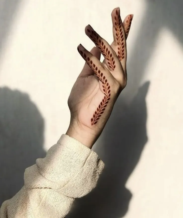 Simple finger mehndi design