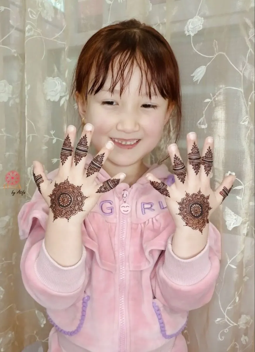 Small mehndi patterns for little hands