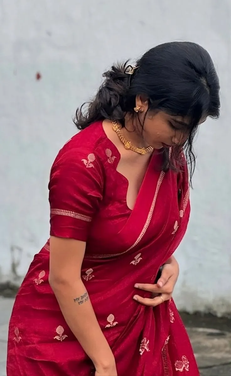 Square neck blouse designs