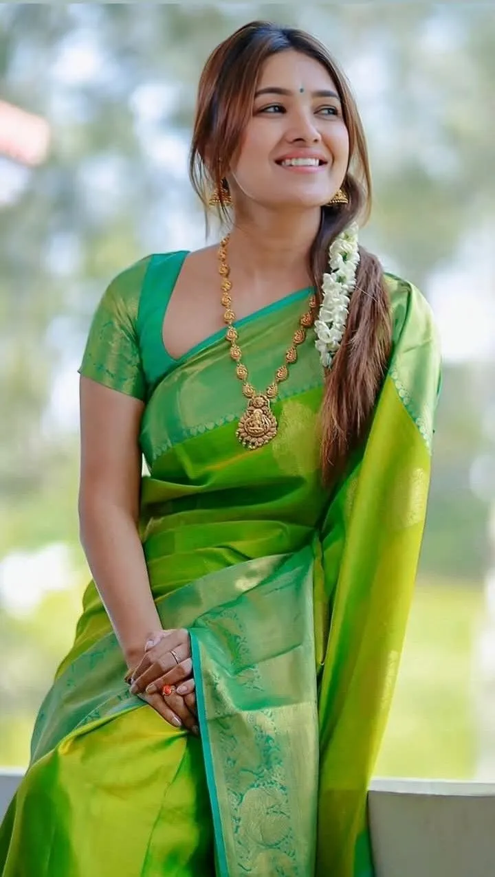 Winter velvet blouse design ideas