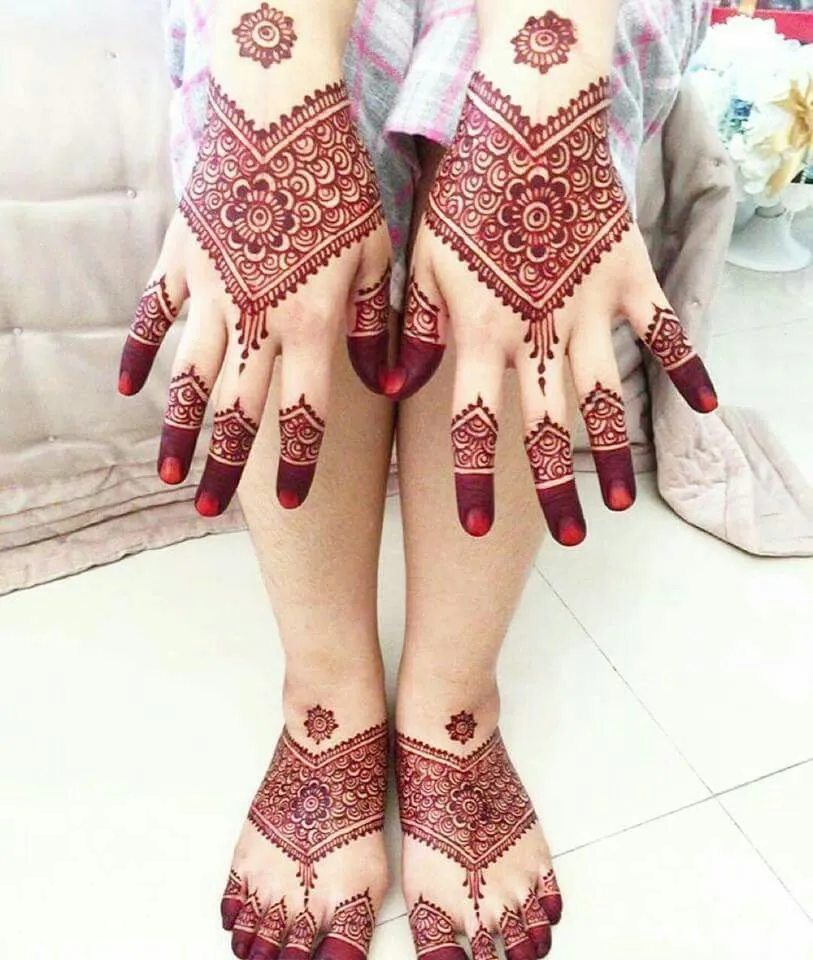 bridal leg mehndi design 2025