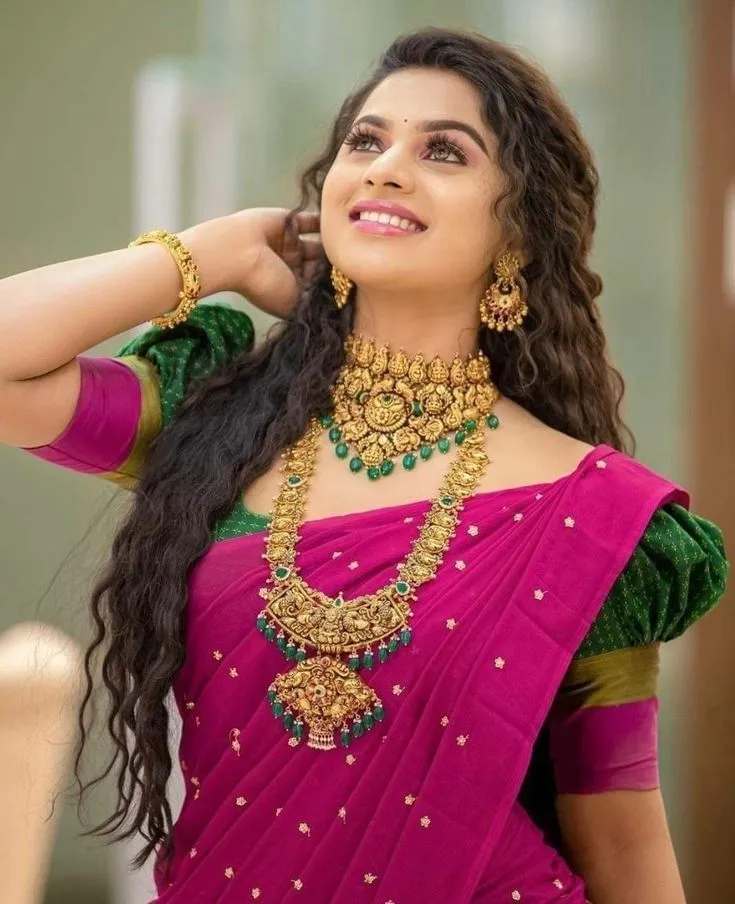 how to style Kerala saree with modern blouse