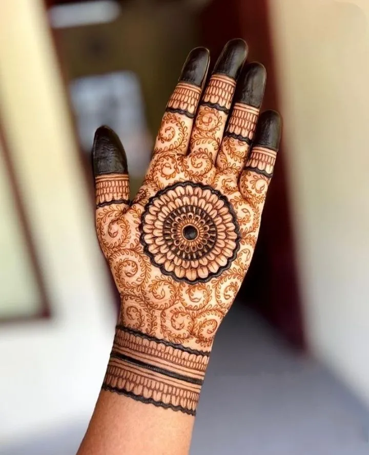 modern mehndi design front hand