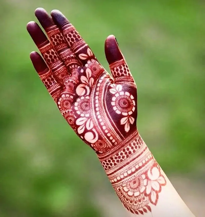 modern royal front hand mehndi design