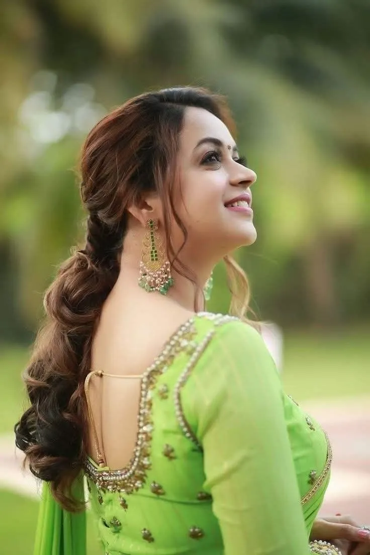 modern saree blouse designs
