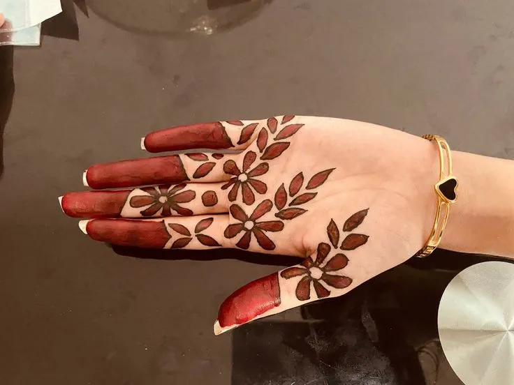 royal finger mehndi design