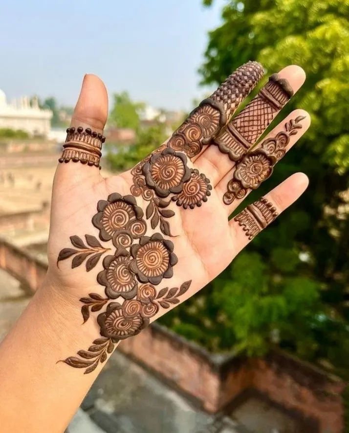 simple rose mehndi design