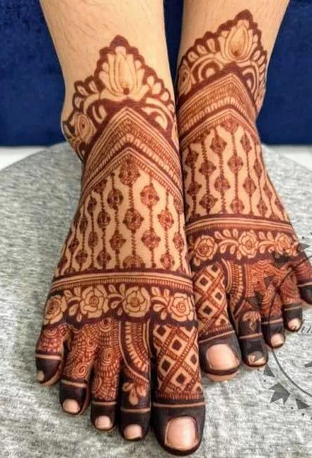 traditional bridal leg mehndi