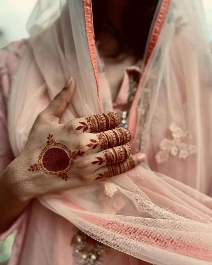 trendy henna designs for Instagram