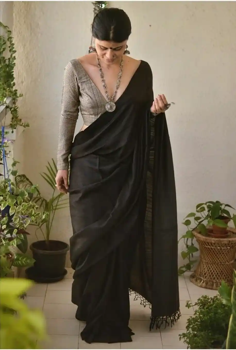 Black Blouse Designs For Saree