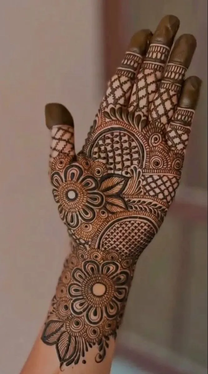 Cute small palm mehndi ideas