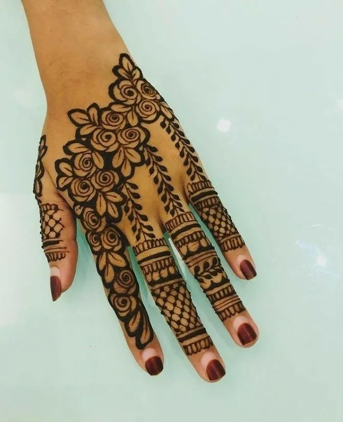 Designing the Perfect Modern Rose Mehndi