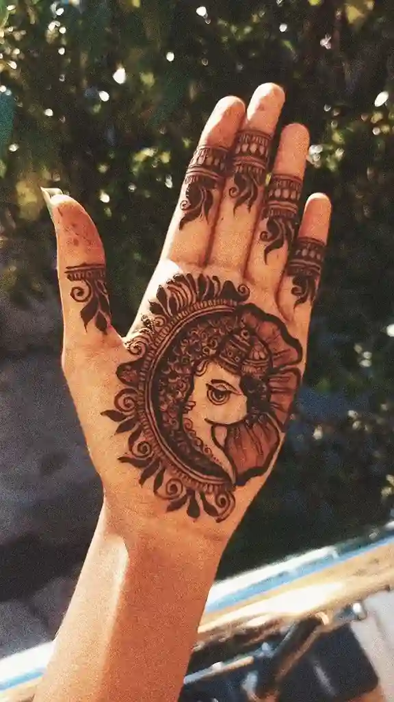 Ganesha Mehndi Design With Dots