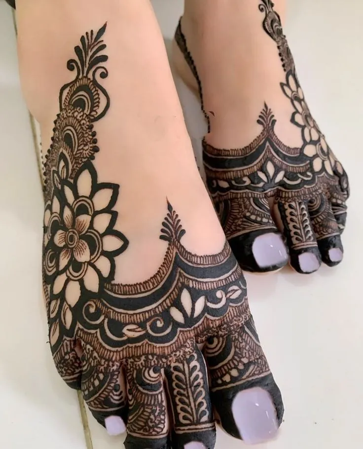 Intricate Foot Henna Designs