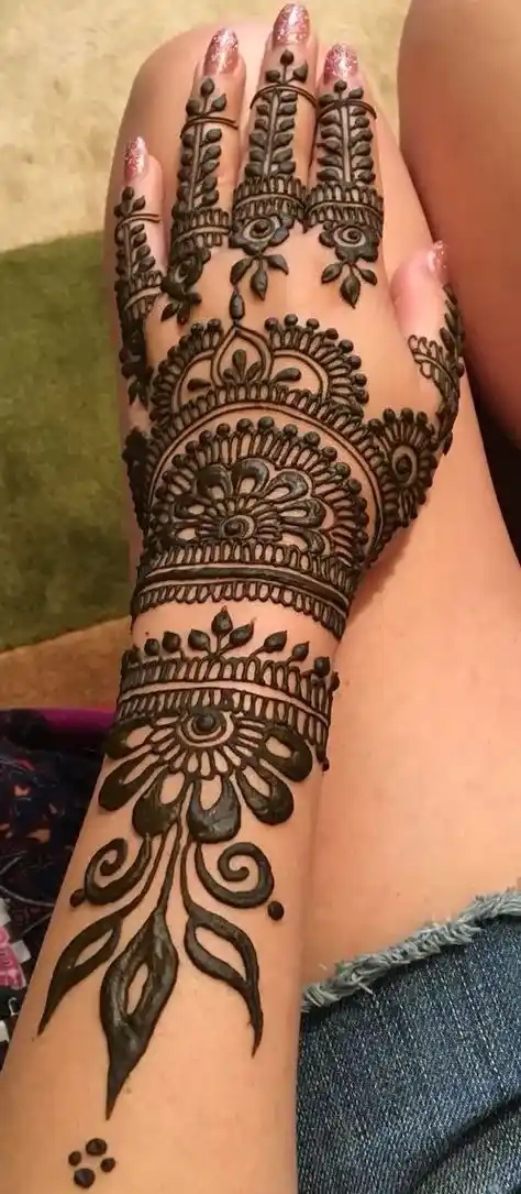 Kerala festival henna