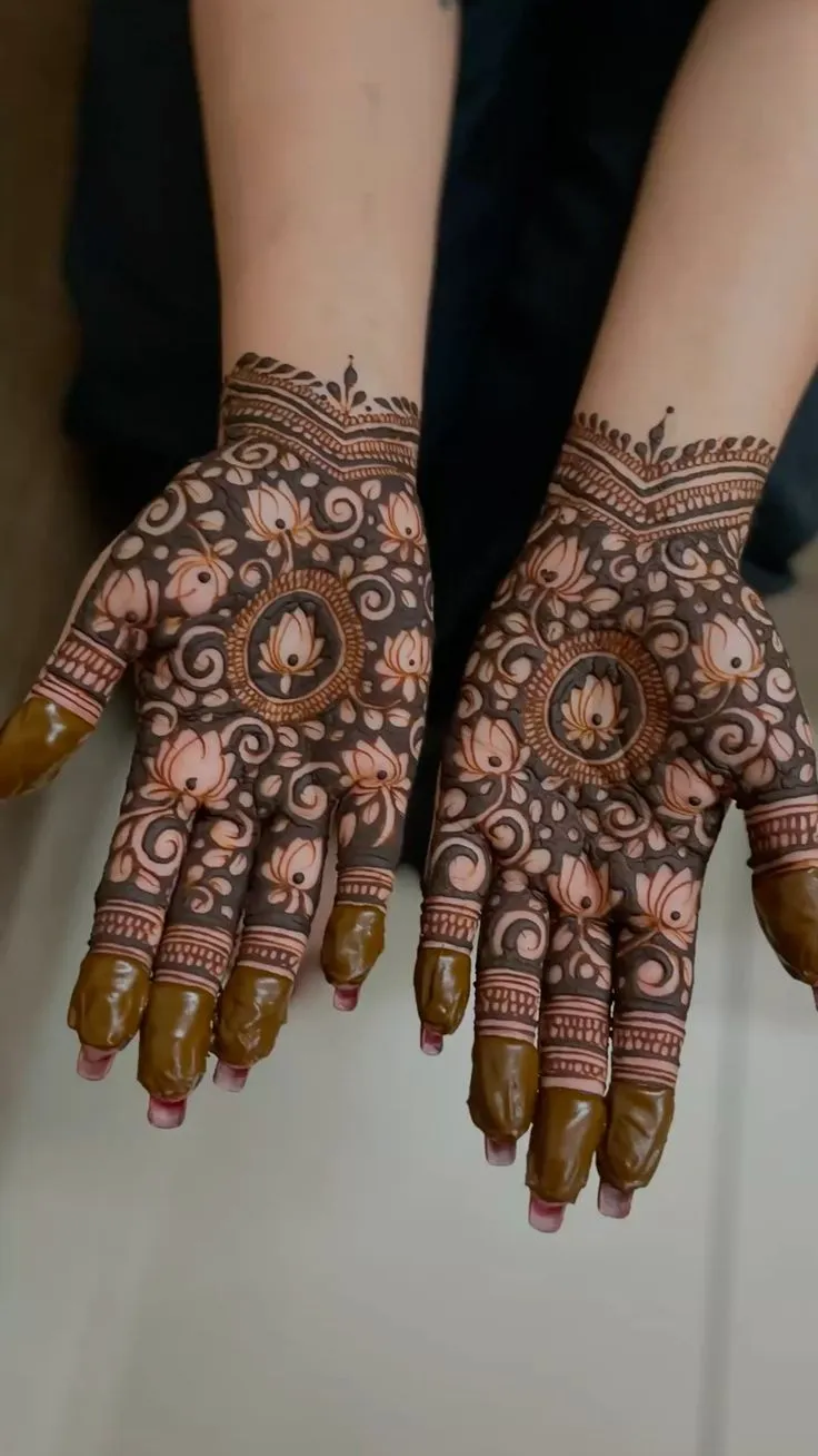 Moroccan palm mehndi simple