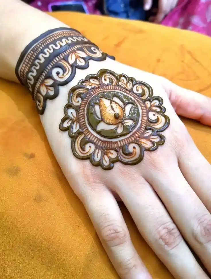 Pookalam inspired mehndi ideas