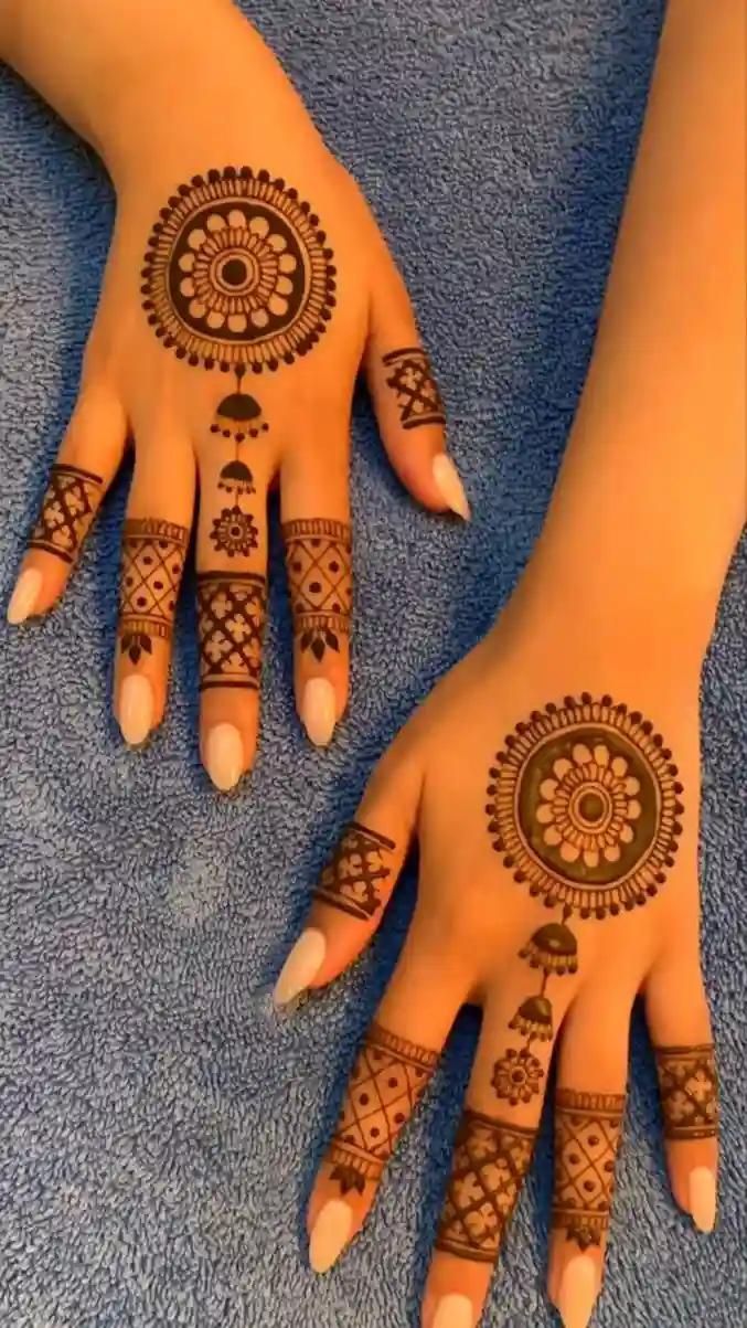 Pookalam inspired mehndi