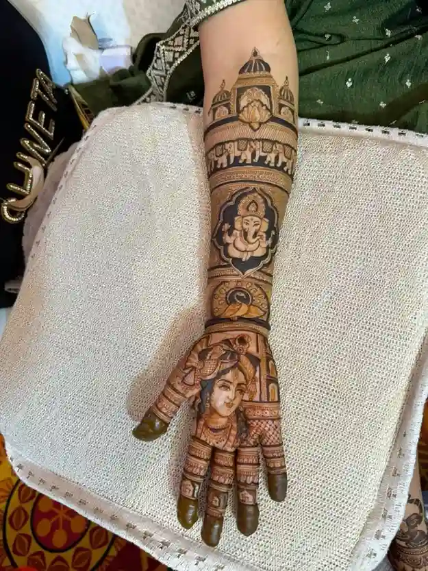 Small Ganesha Mehndi Design