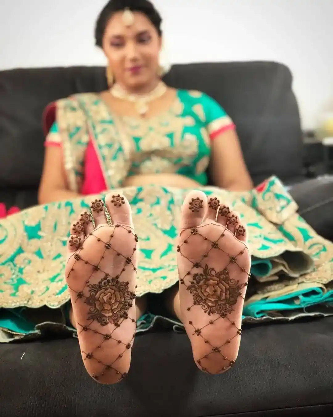 Stylish Modern Foot Mehndi Design