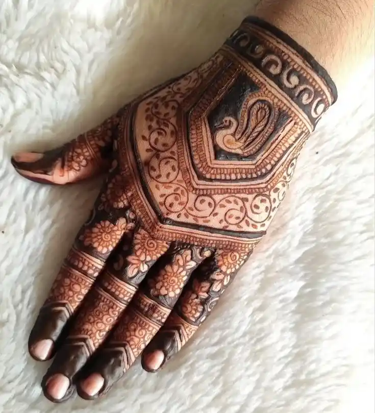 Traditional Onam mehndi designs