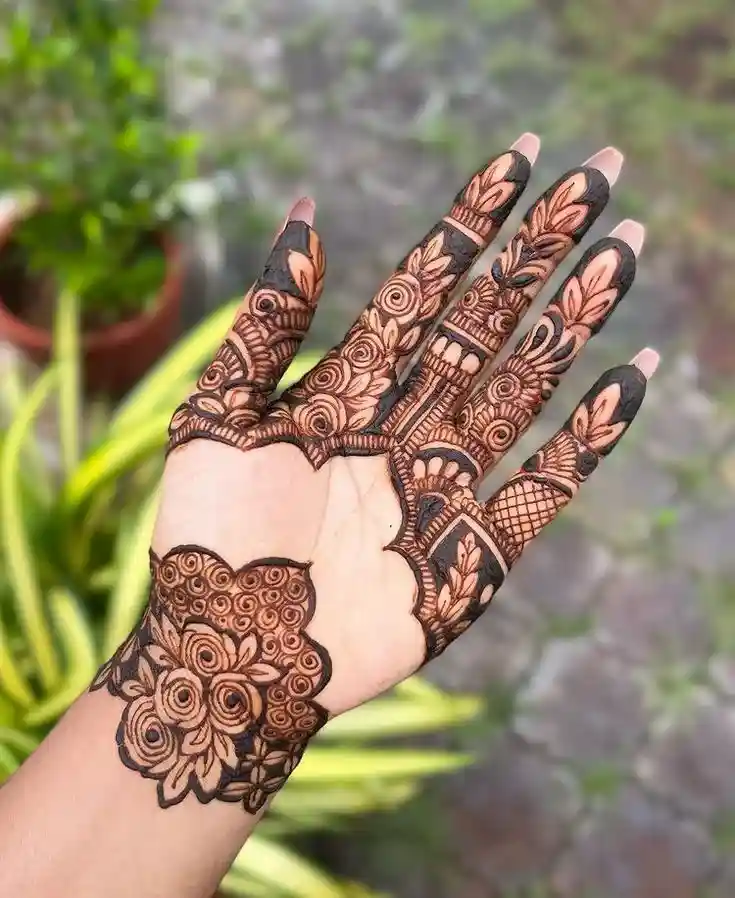 Traditional easy mehndi for hands