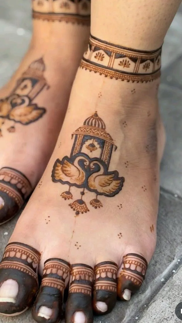 Trendy Foot Mehndi Designs