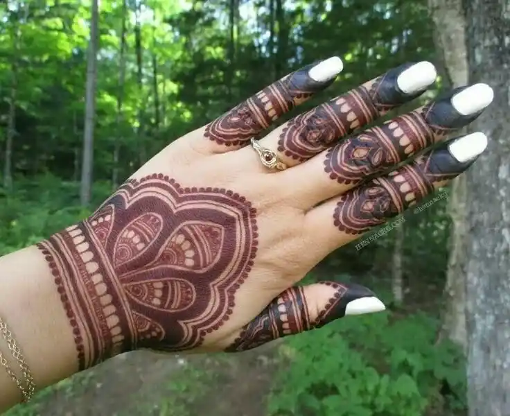 DIY Mehndi Design For Diwali