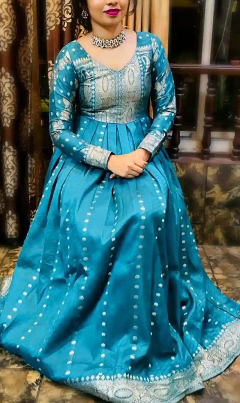Designs Of Dresses Made From Sarees