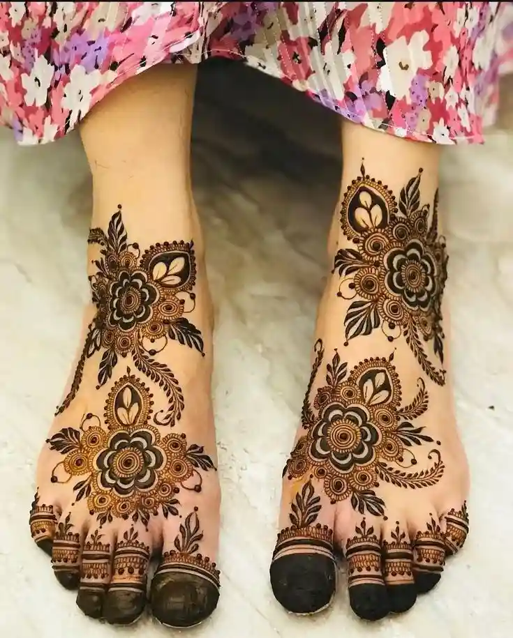 Feet Mehendi Designs Simple