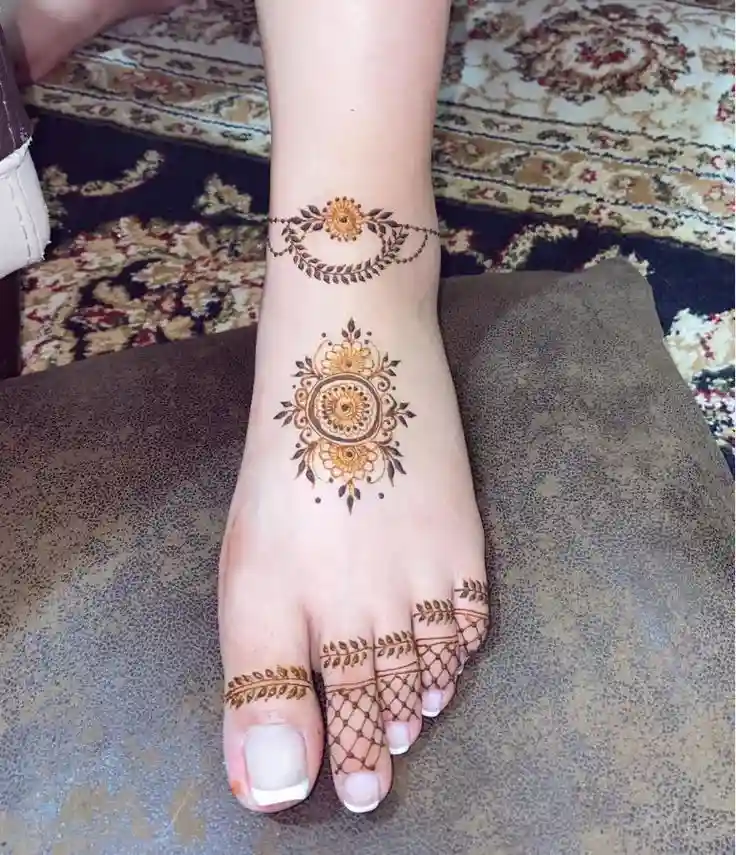 Feet Simple Mehndi Design