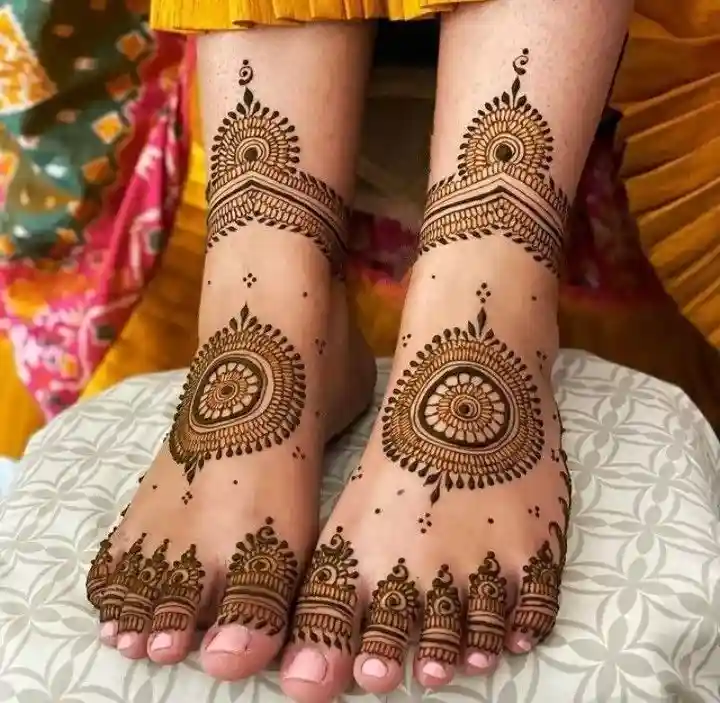 Foot Mehndi Design Simple