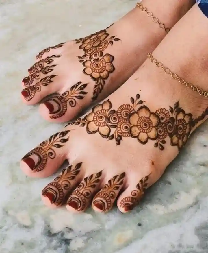 Minimal Foot Mehndi for Weddings